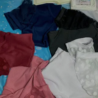 Blusa manga curta feminina canelada com tule bufante gola aberta - Bordô