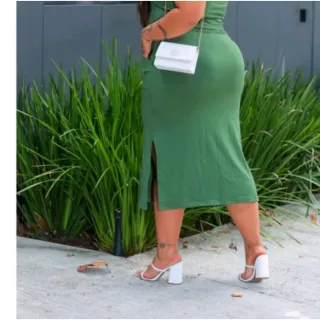 Moda blogueira: Saia Jogger Midi em moletom, cores neon novas - G1