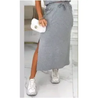 Moda blogueira: Saia Jogger Midi em moletom, cores neon novas - G1