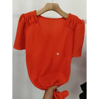 Blusa manga curta feminina com detalhe elástico no ombro - Off