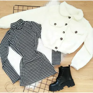 Tendência Xadrez: Vestido Colado Curto Manga Longa Feminino - BRANCO/PRETO