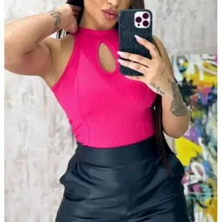 Blusa Feminina Gola Alta com Decote Gota - Promoção! - Vermelho