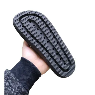 Sola antiderrapante masculino Ortopédico chinelo nuvem com furos e ondulações - Chinelo Preto