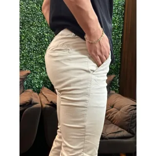 Calças Skinny Sarja Bolso Embutido - Casual e Social - Areia