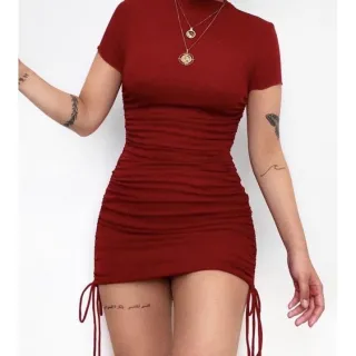 Tendência Gringa: Vestido Midi Canelado com Manguinha Franzido e Drapeado Lateral - Roxo