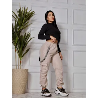 Bolsos Laterais Suspensório Calça Jogger Tactel Cargo Feminina - Branco