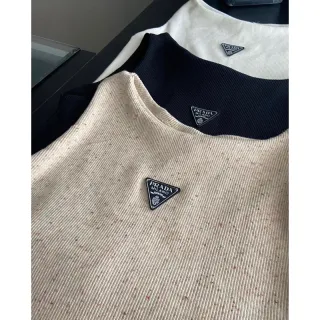 Oferta Blusinha Cropped Gola Alta Canelada - Promoção Prada - Preto