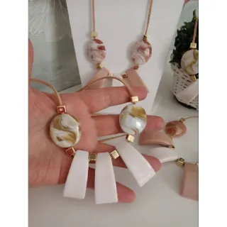 Escolha vários modelos de maxi colar feminino - Preto amêndoa