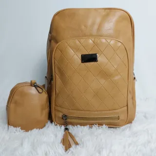 Bolsa Feminina de Couro Mochila - Preta