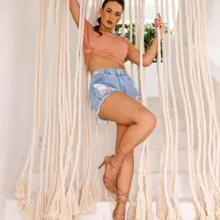 Bermuda Feminina Destroyed Cintura Alta Levanta Bumbum Jeans Curto - 44