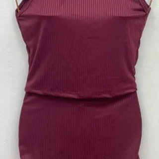 Cropped canelado com regulagem de tamanho e conjunto saia drapeada - Militar