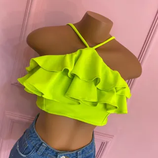 Detalhes nas costas, cropped maravilhoso com alça babado 024 - Magenta