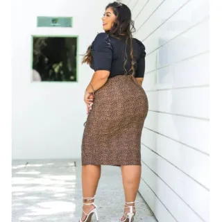 Moda Feminina Saia Plus Size Midi Fenda Frontal Suplex Veste até o 54 - Onça