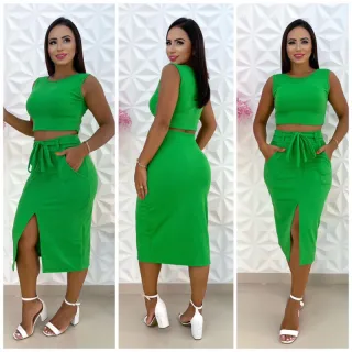 Croped e Saia com Fenda: Conjunto Moderno e Elegante - Rosa