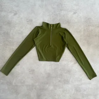 Blusa Manga Longa Cropped com Gola Alta e Zíper - Inverno - Fúcsia