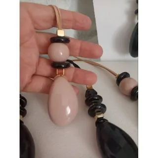 Escolha vários modelos de maxi colar feminino - Preto amêndoa