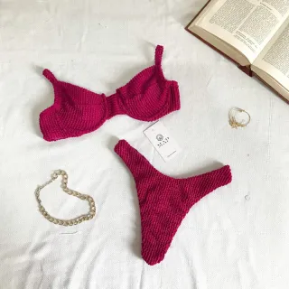 Calcinha Asa Delta Retrô Texturizada + Biquíni Meia Taça Mônaco (Branco/Verde/Roxo/Laranja/Preto/Lilás/Rosa/Vermelho) - LAVANDA