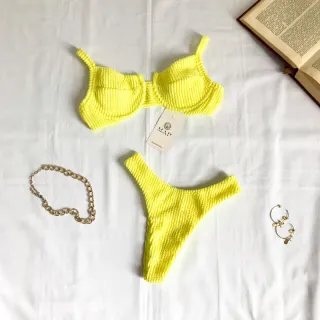 Calcinha Asa Delta Retrô Texturizada + Biquíni Meia Taça Mônaco (Branco/Verde/Roxo/Laranja/Preto/Lilás/Rosa/Vermelho) - LAVANDA