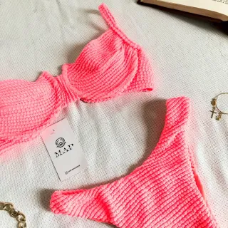 Calcinha Asa Delta Retrô Texturizada + Biquíni Meia Taça Mônaco (Branco/Verde/Roxo/Laranja/Preto/Lilás/Rosa/Vermelho) - LAVANDA