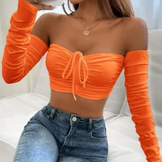 Tendência Ciganinha: Cropped Feminino Franzido Ombro a Ombro - Preto