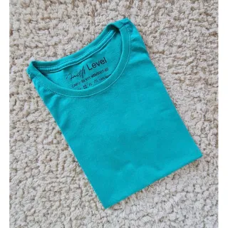 Malha Penteada Algodão Lisa: Camisetas Femininas em Diversas Cores - Azul Denin