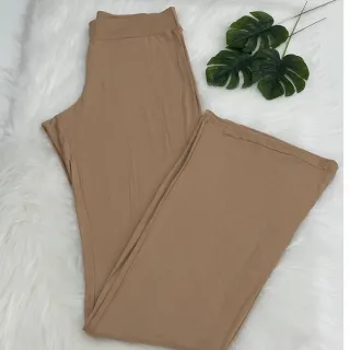Moda Blogueira: Calça Estampada e Lisa Flare Bailarina Boca de Sino Básica - Nude