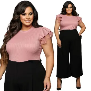 Blusa Feminina Plus Size Amelia com Babado Verdadeiro, nos tamanhos G1, G2 e G3 - Rosa Pink
