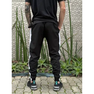 Exclusiva Modelagem Slim: Kit com 2 Calças Elastano/Tactel - 1 PRETA + 1 COM FAIXA BRANCA