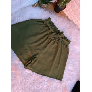 Shorts Plus Size Feminino Soltinho com Laço - Elegância e Conforto - Verde