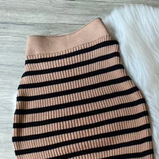 Saia Listrada Midi em Modal com Fenda Canelada - Branco