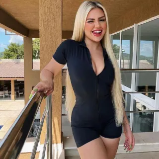 Moda Fitness Feminina Macaquinho Shorts Curto Manga Curta Ziper - Preto