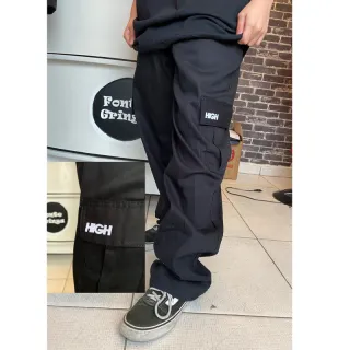 Calça Sarja Feminina Cargo Larga com Fechamento por Cordão - Caqui logo Hig