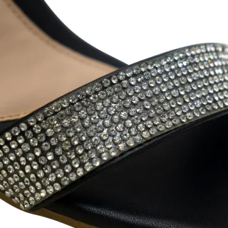 Tendência Moda: Sandália Confortável Salto Bloco Feminina com Strass - Marca Munita - Nude