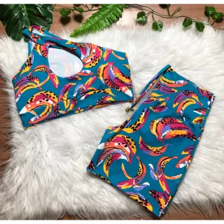 Conjunto short com cordinha e top com bojo para academia - Oncinha neon lateral