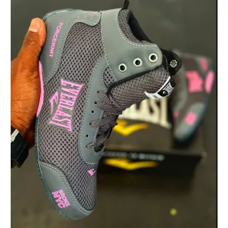 Confortável Botinha para Academia - Preto - Branco