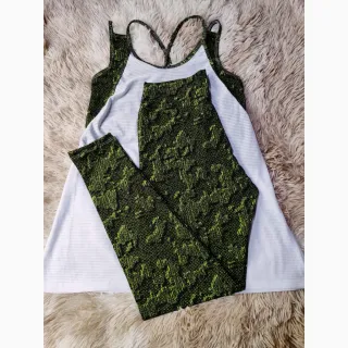 Moda Fitness Feminina: Kit Conjunto Trio Calça E Top + Blusa Embutida em Promoção - 33