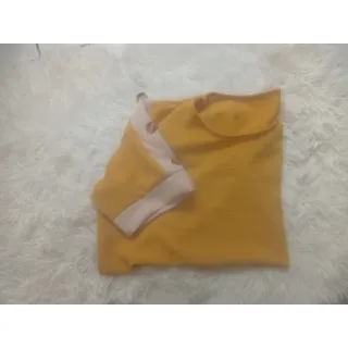 Calça Feminina com Bolsos e Blusa com Detalhe de Botão nas Mangas - Conjunto Duna - mostarda
