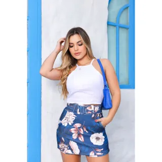 Malha pop floral: saia curta com cinto, tendência verão 2023 - Azul Bebê