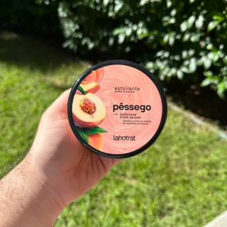 Skincare Labotrata: Esfoliante Morango, Pitaya e Melancia para Corpo e Rosto - Capim Limão