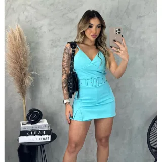 Verão Despojado: Macaquinho Curto de Alcinha com Short Saia e Cinto - Vermelho