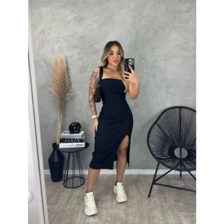 Elegância e ousadia: Vestido Midi Canelado com Fenda Tomara que Caia - P