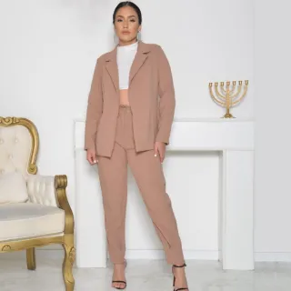 Conjunto Feminino Blazer Calça em Linho Max Alfaiataria - Cru