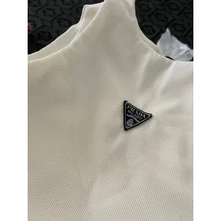 Oferta Blusinha Cropped Gola Alta Canelada - Promoção Prada - Preto