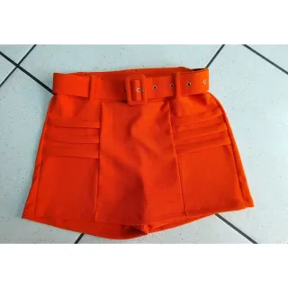 Moda Plus Size: Shorts Saia Neon com Cinto Removível - Envio Imediato - Branco
