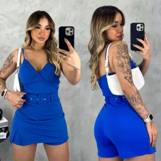 Verão Despojado: Macaquinho Curto de Alcinha com Short Saia e Cinto - Vermelho