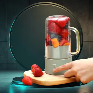 Super Resistente Liquidificador Portátil Recarregável USB 420ml com Canudo 6 Lâminas - SORTIDOS