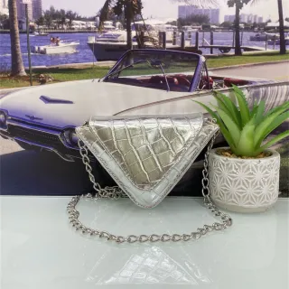 Bolsa de festa em couro envernizado com brilho glitter - Dourado