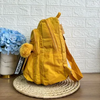 Média mochila feminina casual impermeável em nylon - Preta 102703