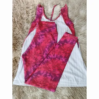 Moda Fitness Feminina: Kit Conjunto Trio Calça E Top + Blusa Embutida em Promoção - 33