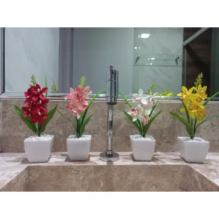 Decoração com Kit de 4 Vasos Artificiais de Flores